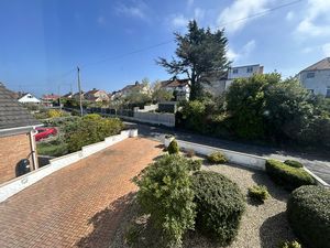 Photo 25- click for photo gallery